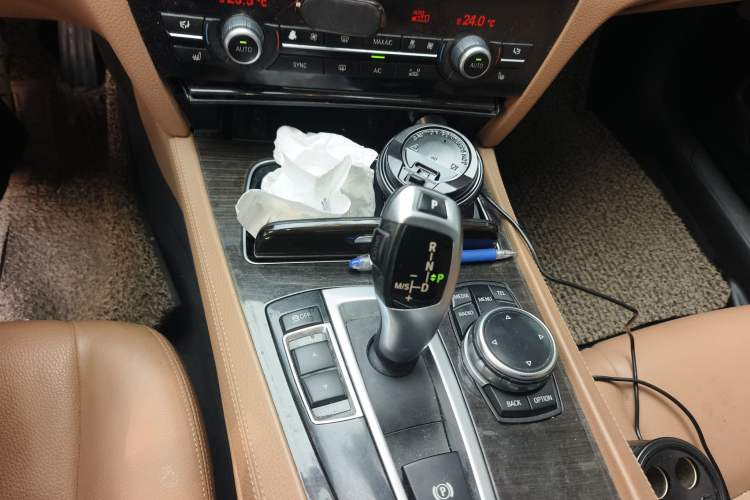 Used BMW 7 Series 2014 730Li Premium Edition Gear Lever