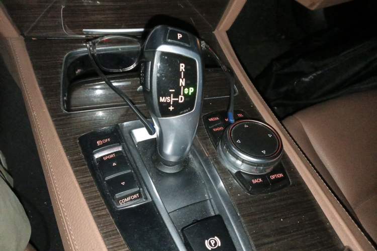 Used BMW 7 Series 2014 730Li Premium Edition Gear Lever
