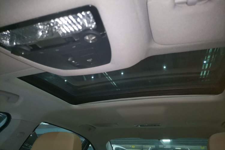 Used BMW 7 Series 2014 730Li Premium Edition Headliner