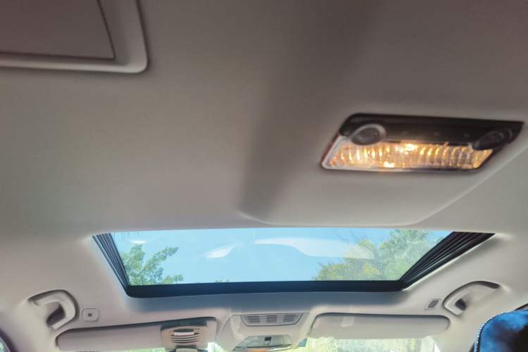 Used BMW 7 Series 2014 730Li Premium Edition Headliner