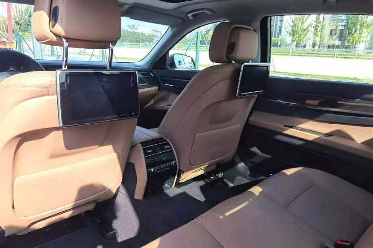 Used BMW 7 Series 2014 730Li Premium Edition Interior 1
