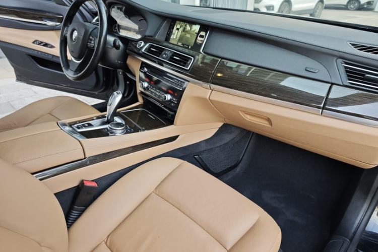Used BMW 7 Series 2014 730Li Premium Edition Interior 10