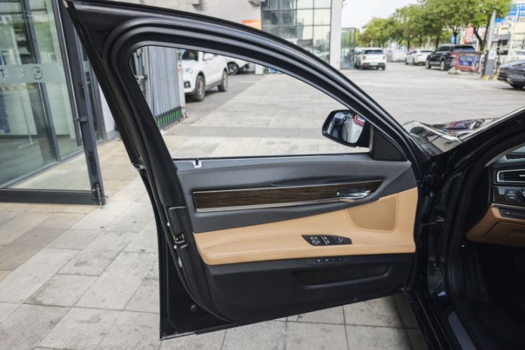 Used BMW 7 Series 2014 730Li Premium Edition Interior 14