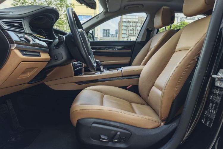 Used BMW 7 Series 2014 730Li Premium Edition Interior 5