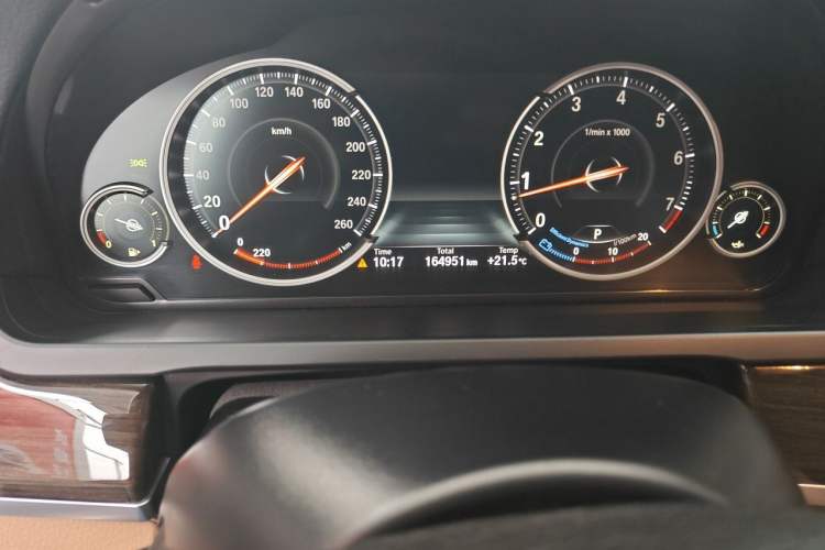 Used BMW 7 Series 2014 730Li Premium Edition Odometer Close Up