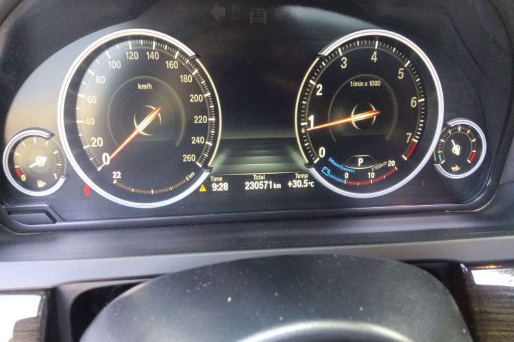 Used BMW 7 Series 2014 730Li Premium Edition Odometer Close Up