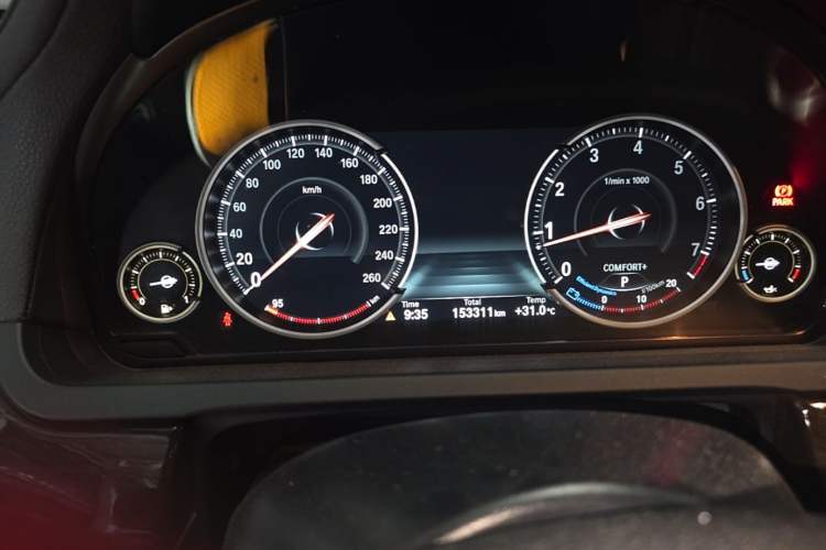 Used BMW 7 Series 2014 730Li Premium Edition Odometer Close Up