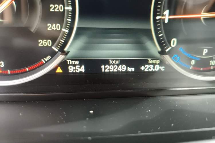 Used BMW 7 Series 2014 730Li Premium Edition Odometer Close Up