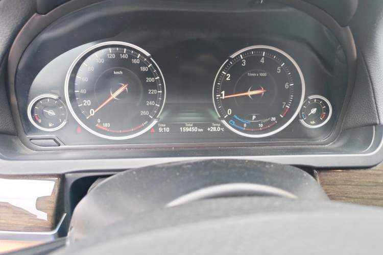 Used BMW 7 Series 2014 730Li Premium Edition Odometer Close Up