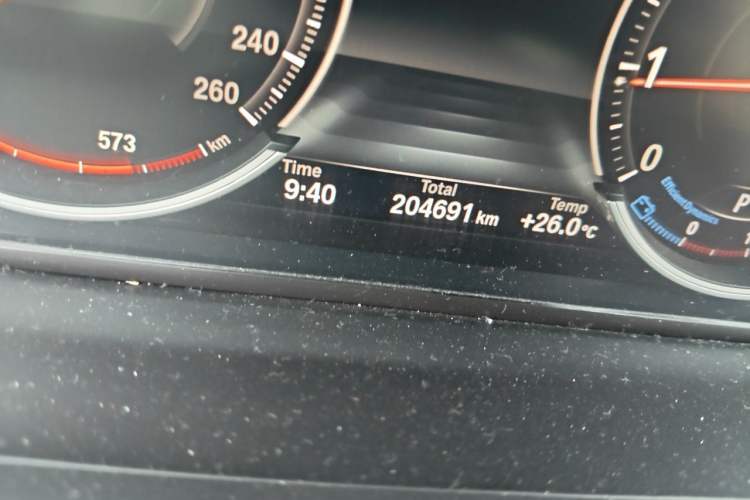 Used BMW 7 Series 2014 730Li Premium Edition Odometer Close Up