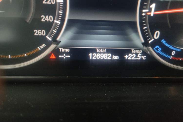 Used BMW 7 Series 2014 730Li Premium Edition Odometer Close Up