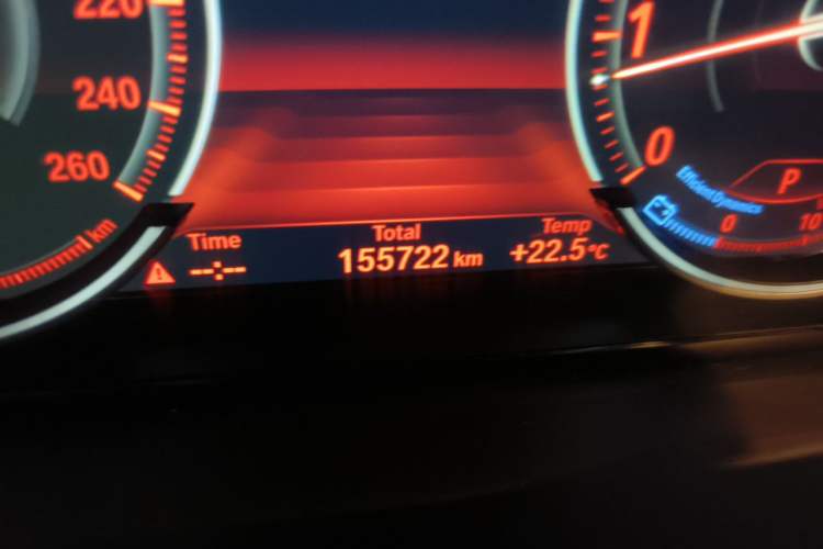 Used BMW 7 Series 2014 730Li Premium Edition Odometer Close Up