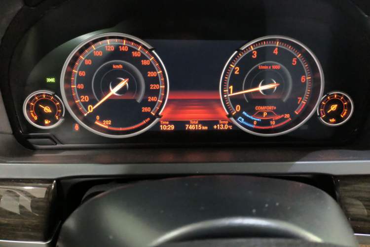 Used BMW 7 Series 2014 730Li Premium Edition Odometer Close Up