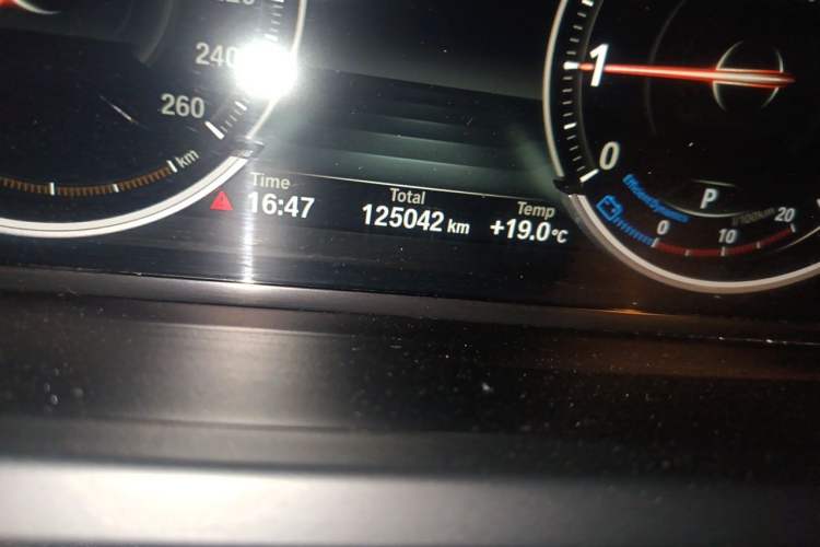 Used BMW 7 Series 2014 730Li Premium Edition Odometer Close Up