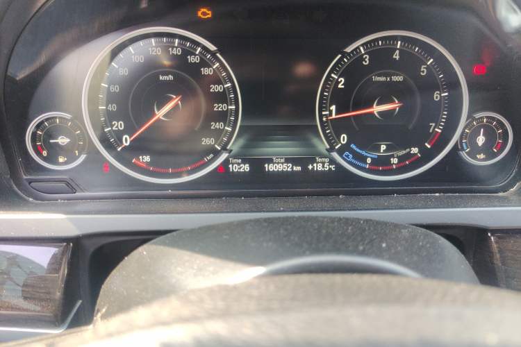 Used BMW 7 Series 2014 730Li Premium Edition Odometer Close Up