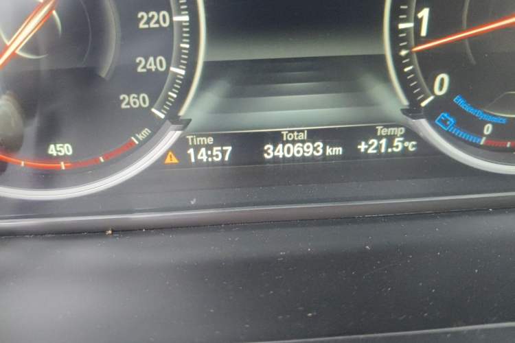 Used BMW 7 Series 2014 730Li Premium Edition Odometer Close Up