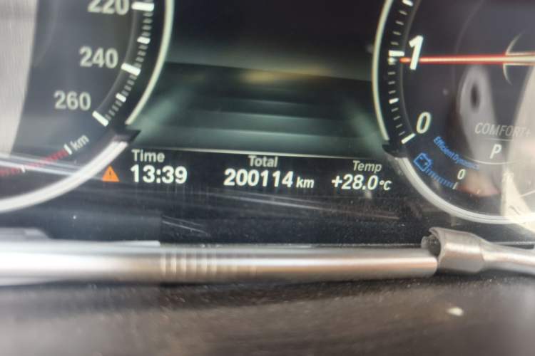 Used BMW 7 Series 2014 730Li Premium Edition Odometer Close Up