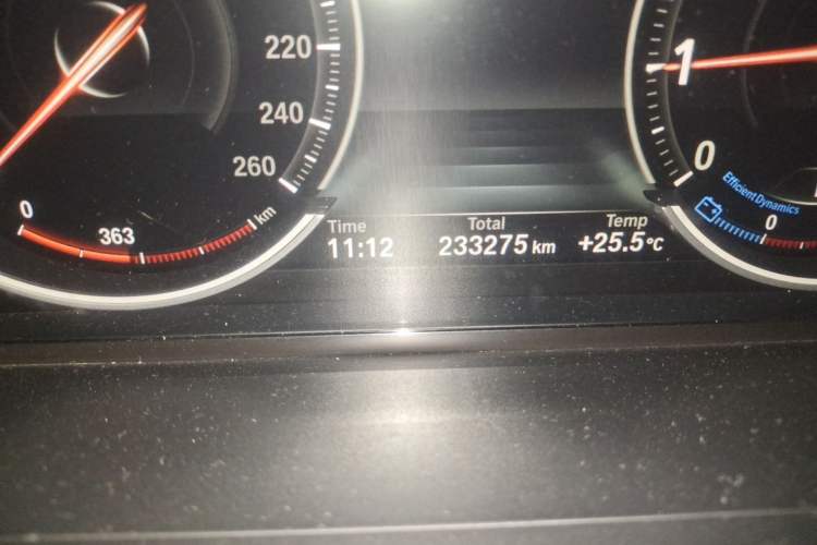 Used BMW 7 Series 2014 730Li Premium Edition Odometer Close Up