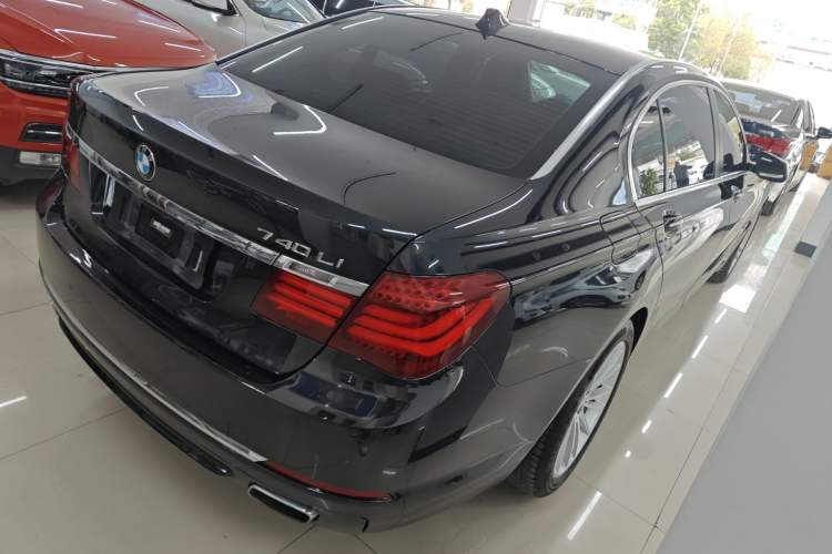 Used BMW 7 Series 2014 730Li Premium Edition Rear Right 45 Deg