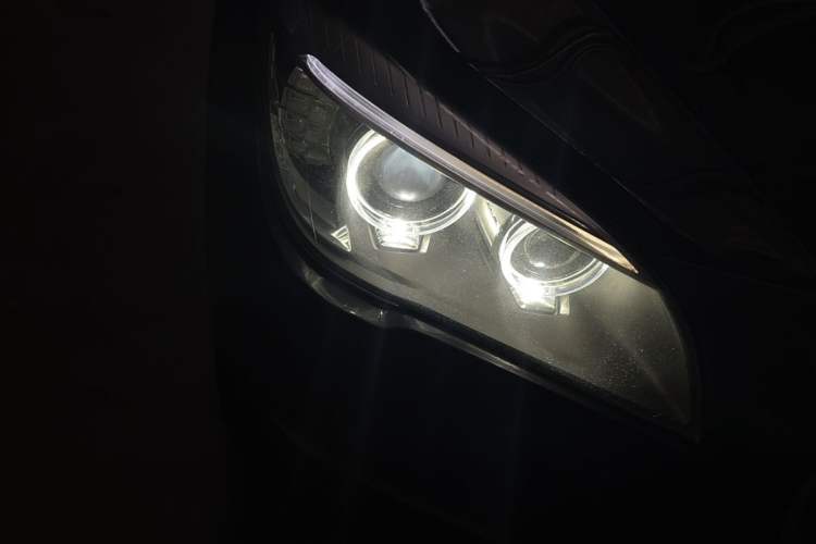 Used BMW 7 Series 2014 730Li Premium Edition Right Front Headlight