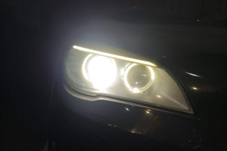 Used BMW 7 Series 2014 730Li Premium Edition Right Front Headlight