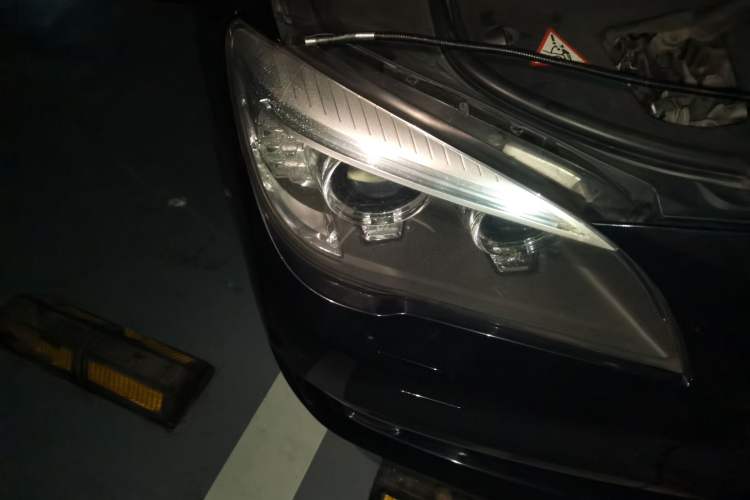Used BMW 7 Series 2014 730Li Premium Edition Right Front Headlight