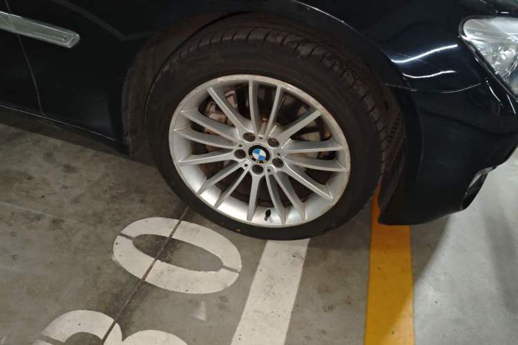 Used BMW 7 Series 2014 730Li Premium Edition Right Front Wheel Hub
