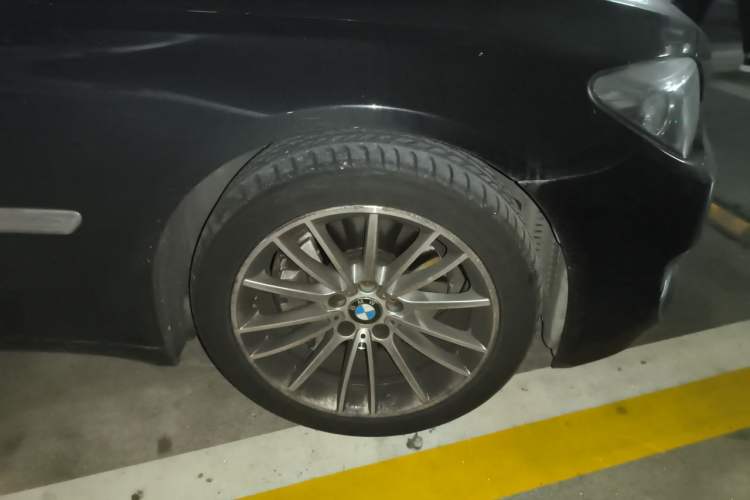 Used BMW 7 Series 2014 730Li Premium Edition Right Front Wheel Hub
