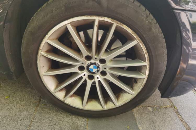 Used BMW 7 Series 2014 730Li Premium Edition Right Front Wheel Hub