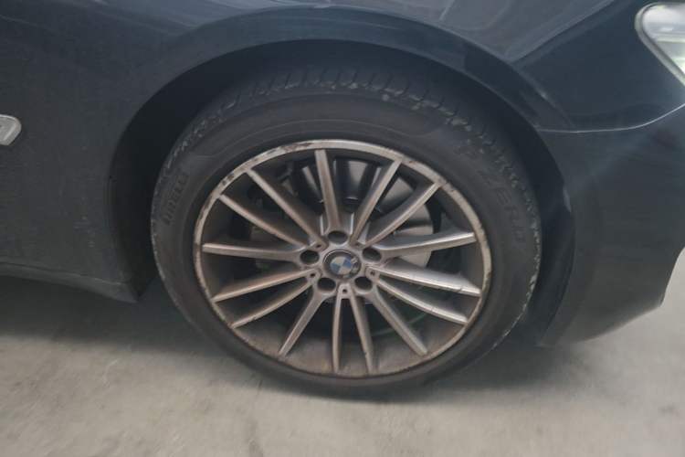 Used BMW 7 Series 2014 730Li Premium Edition Right Front Wheel Hub