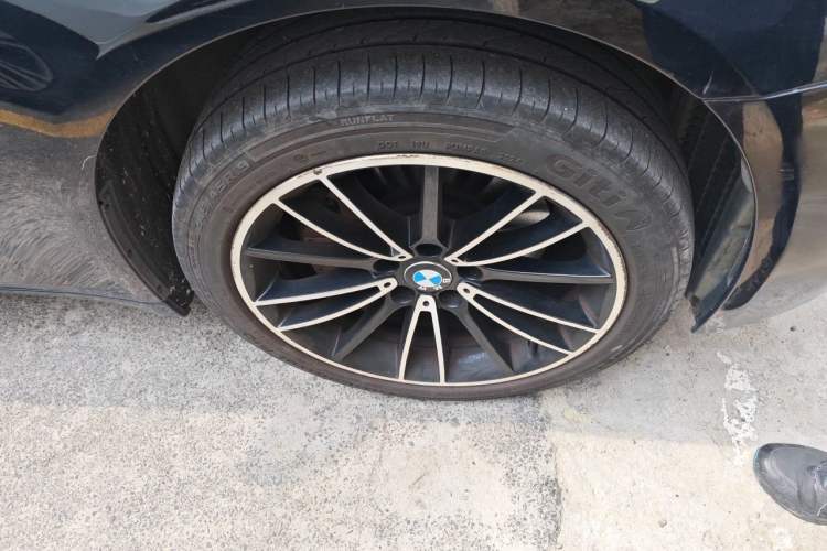 Used BMW 7 Series 2014 730Li Premium Edition Right Front Wheel Hub