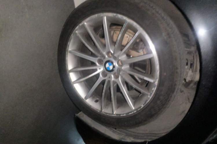 Used BMW 7 Series 2014 730Li Premium Edition Right Front Wheel Hub