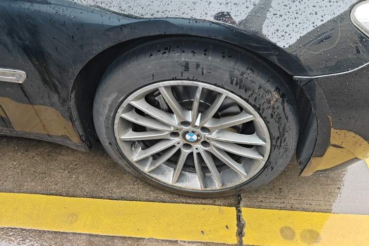 Used BMW 7 Series 2014 730Li Premium Edition Right Front Wheel Hub