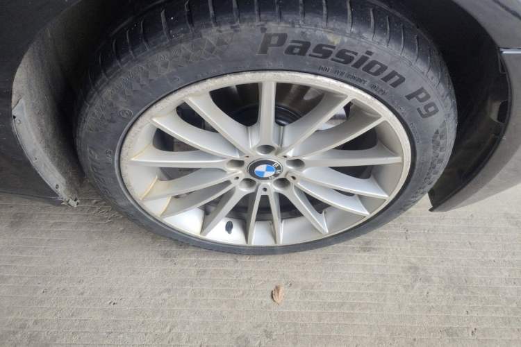 Used BMW 7 Series 2014 730Li Premium Edition Right Front Wheel Hub