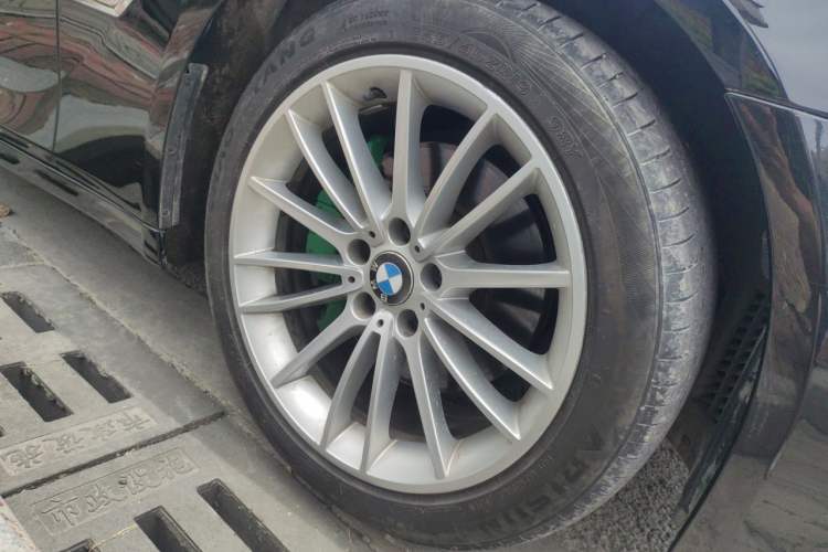 Used BMW 7 Series 2014 730Li Premium Edition Right Front Wheel Hub