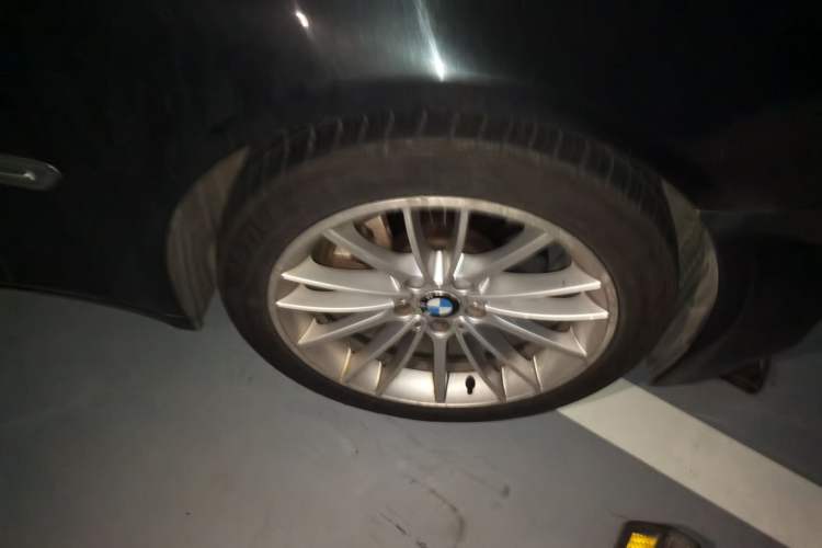 Used BMW 7 Series 2014 730Li Premium Edition Right Front Wheel Hub