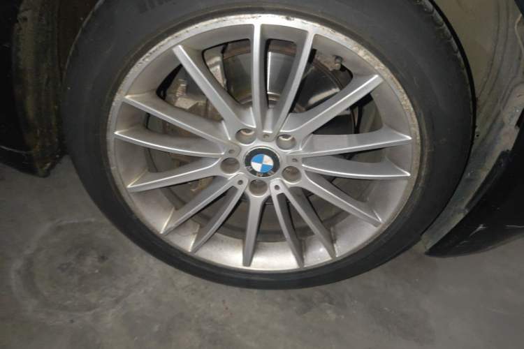 Used BMW 7 Series 2014 730Li Premium Edition Right Front Wheel Hub