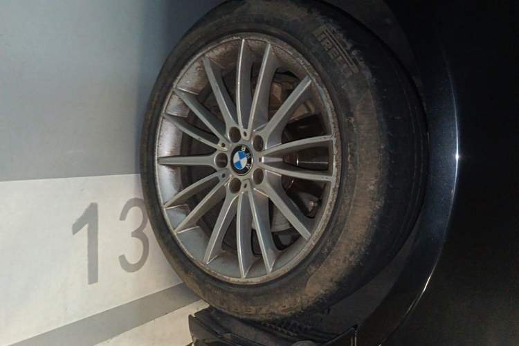 Used BMW 7 Series 2014 730Li Premium Edition Right Front Wheel Hub