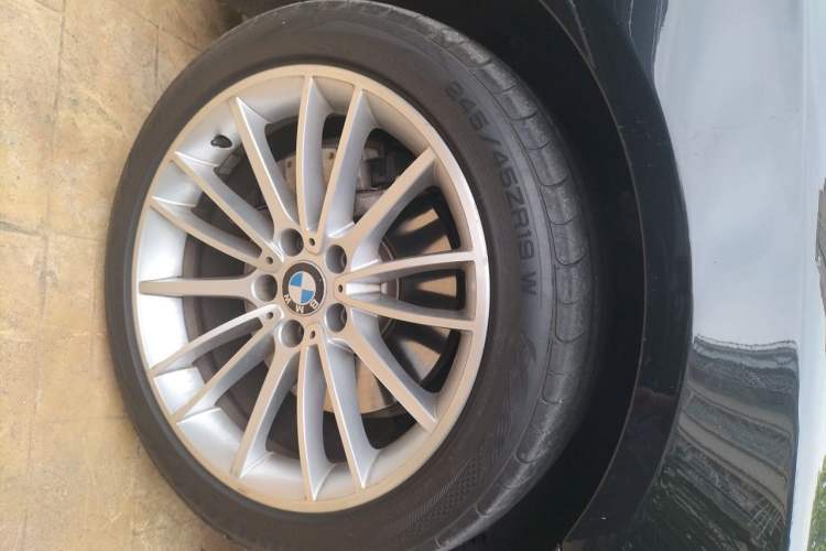 Used BMW 7 Series 2014 730Li Premium Edition Right Front Wheel Hub