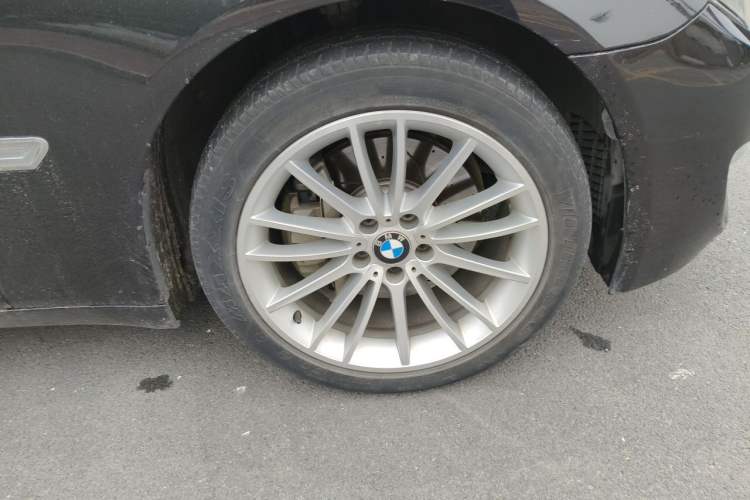 Used BMW 7 Series 2014 730Li Premium Edition Right Front Wheel Hub