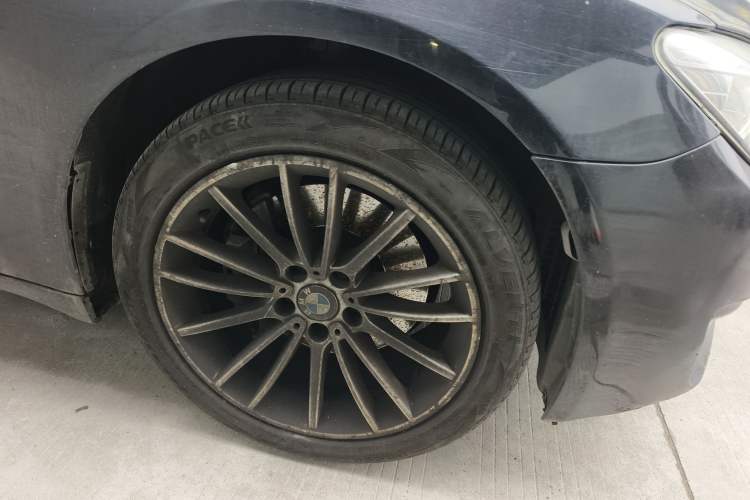 Used BMW 7 Series 2014 730Li Premium Edition Right Front Wheel Hub