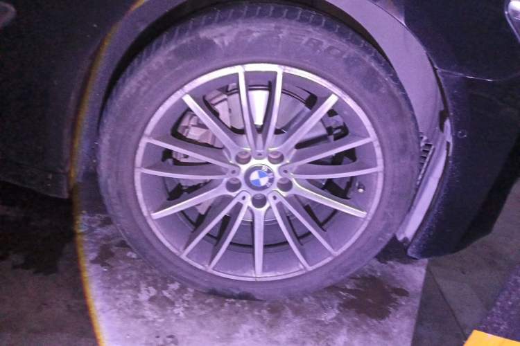 Used BMW 7 Series 2014 730Li Premium Edition Right Front Wheel Hub