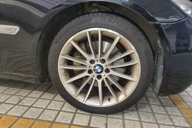 Used BMW 7 Series 2014 730Li Premium Edition Right Front Wheel Hub