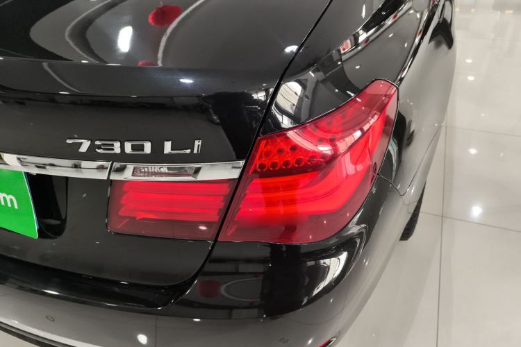 Used BMW 7 Series 2014 730Li Premium Edition Right Rear Taillight