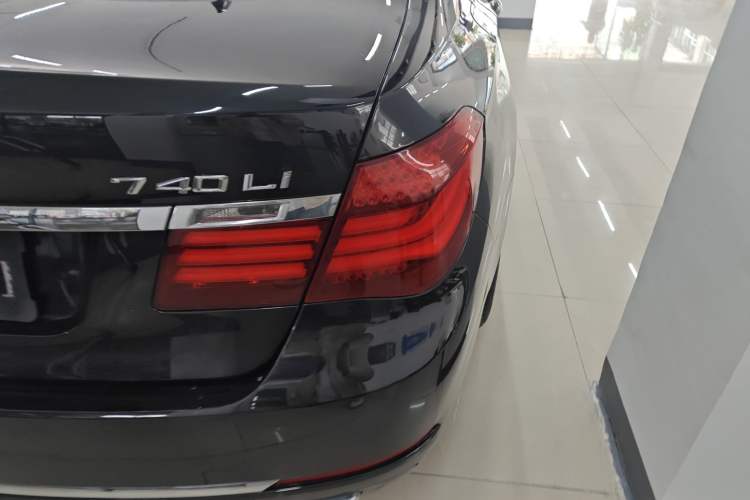 Used BMW 7 Series 2014 730Li Premium Edition Right Rear Taillight