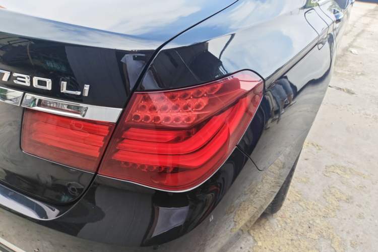Used BMW 7 Series 2014 730Li Premium Edition Right Rear Taillight