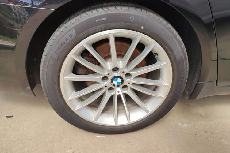 Used BMW 7 Series 2014 730Li Premium Edition Right Rear Wheel Hub