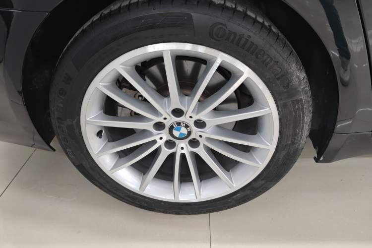 Used BMW 7 Series 2014 730Li Premium Edition Right Rear Wheel Hub