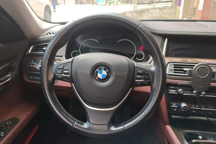 Used BMW 7 Series 2014 730Li Premium Edition Steering Wheel