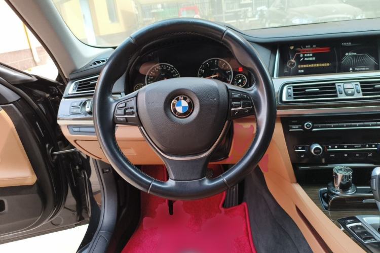 Used BMW 7 Series 2014 730Li Premium Edition Steering Wheel